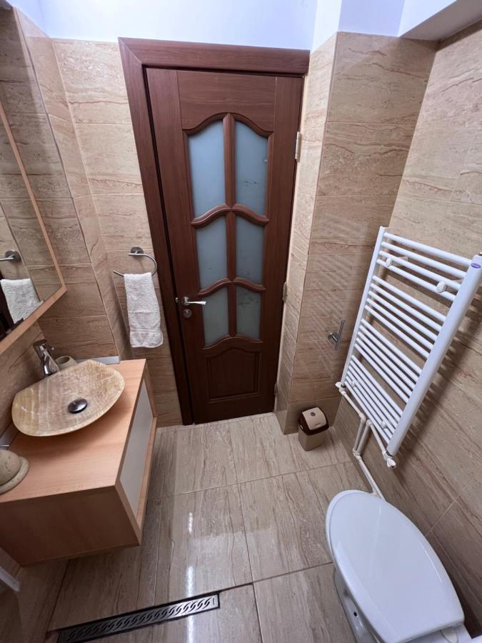 Mnm Mitropolie Apartment ยาช ภายนอก รูปภาพ